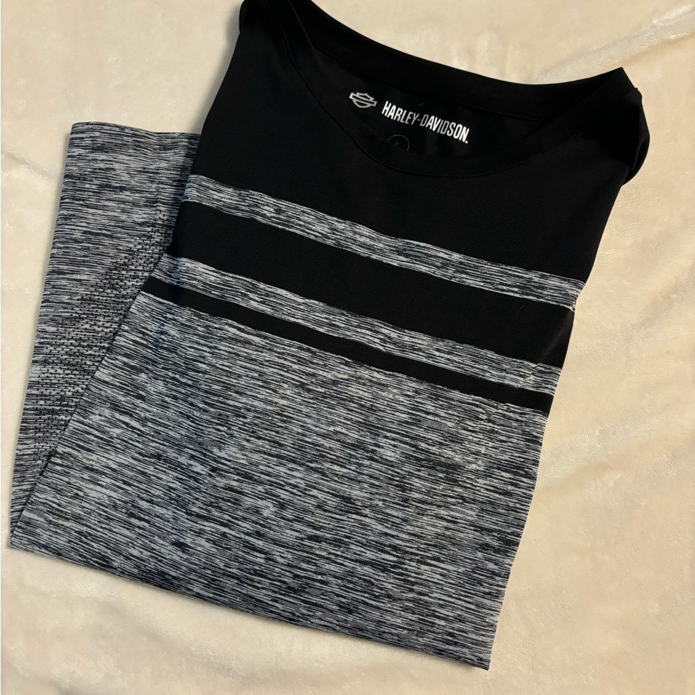 Woman’s Harley Davidson long sleeve riding shirt size Large.